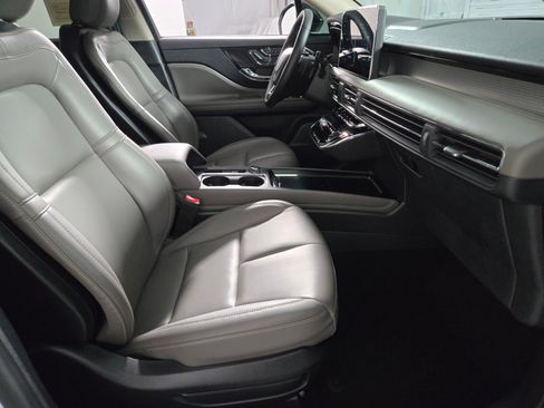 Certified 2025 Lincoln Corsair FWD image 17