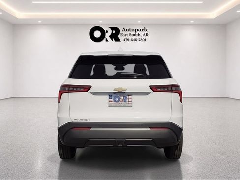 New 2026 Chevrolet Equinox LT w/ Safety and Technology Package FWD image 21