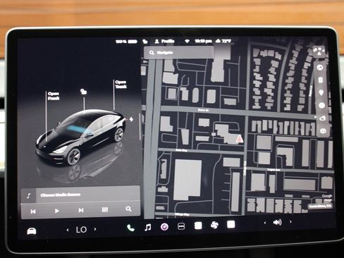 Used 2023 Tesla Model 3 Standard Range RWD image 19