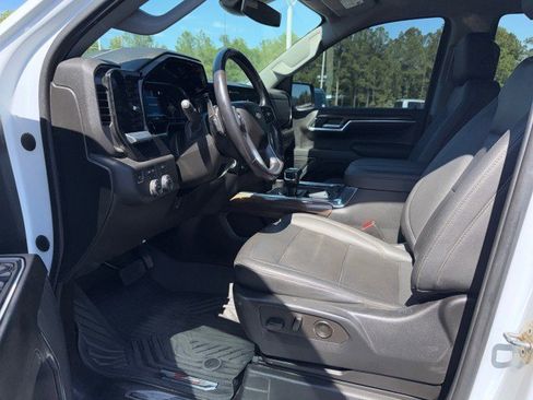 Used 2023 Chevrolet Silverado 1500 LT AWD/4WD image 14