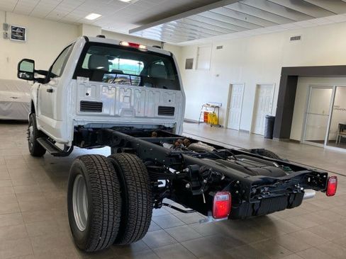 New 2025 Ford F350 XL w/ XL Chrome Package image 5