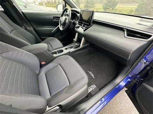 Used 2023 Toyota Corolla Cross SE image 21