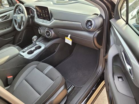 New 2026 Chevrolet Blazer LT image 6
