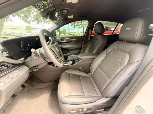 Used 2026 Buick Envista Sport Touring w/ Convenience I Package FWD image 25
