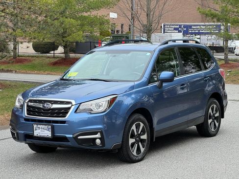 Used 2017 Subaru Forester 2.5i Limited image 3