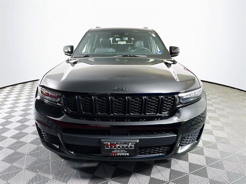 Used 2021 Jeep Grand Cherokee L Laredo image 2