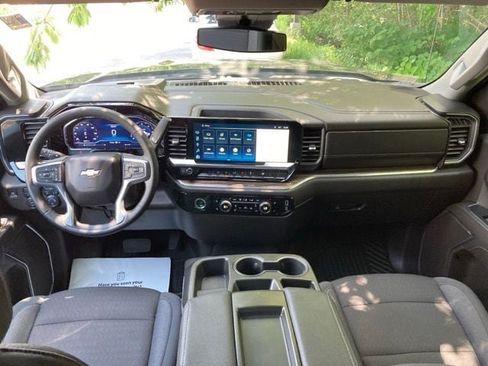 Used 2024 Chevrolet Silverado 1500 LT AWD/4WD image 20
