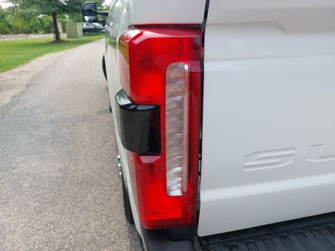 Used 2025 Ford F350 Lariat w/ Chrome Package AWD/4WD image 35
