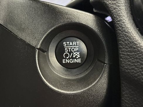 Used 2019 Jeep Compass Latitude FWD image 22