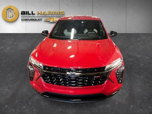 Used 2026 Chevrolet Trax RS FWD image 8