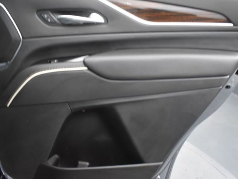 Used 2021 Cadillac Escalade Premium Luxury w/ LPO, Illumination Package image 34