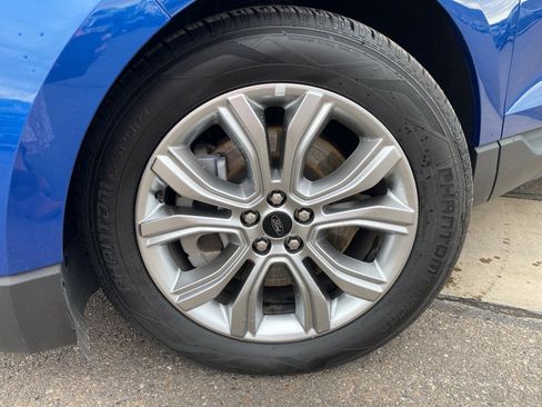 Used 2024 Ford Edge Titanium image 2