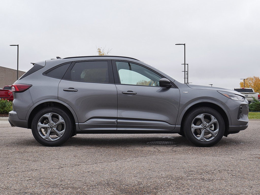 Used 2024 Ford Escape ST-Line w/ Tech Pack #1 AWD/4WD image 7
