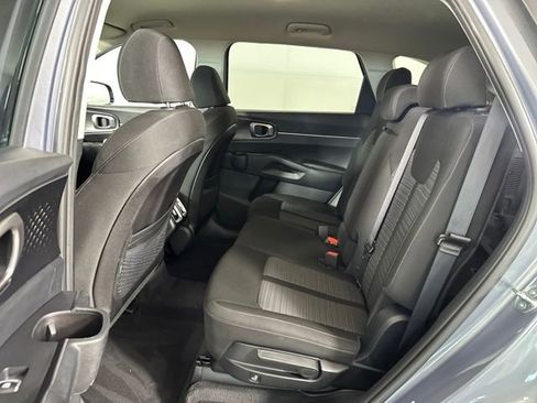 Used 2023 Kia Sorento LX AWD/4WD image 25