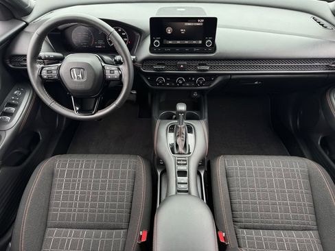Used 2025 Honda HR-V Sport image 11