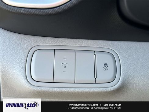 Used 2025 Hyundai Venue SEL image 22