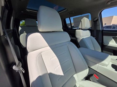 New 2025 Hyundai Santa Fe Limited image 11