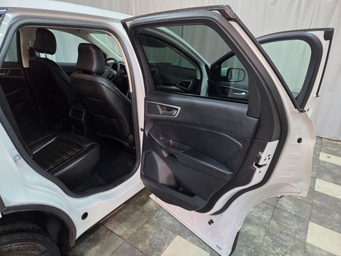 Used 2021 Ford Edge SEL image 12