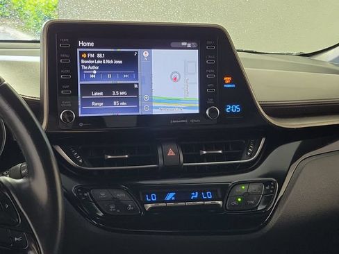 Used 2019 Toyota C-HR Limited FWD image 28