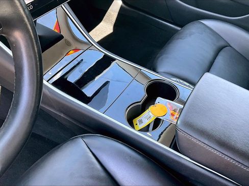 Used 2018 Tesla Model 3 Long Range RWD image 12