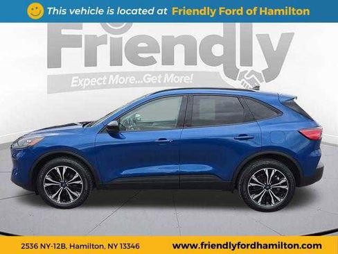 Used 2022 Ford Escape SE w/ SE Sport Appearance Package image 16