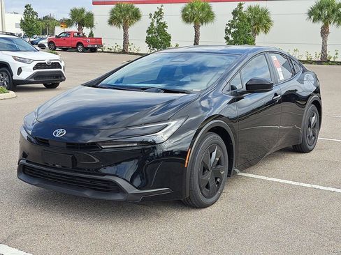 New 2026 Toyota Prius LE image 28