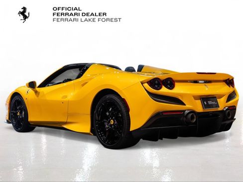 Certified 2023 Ferrari F8 Tributo RWD image 2