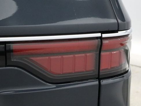 Used 2022 Jeep Wagoneer Series III w/ Premium Group I image 18