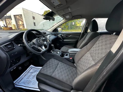Used 2019 Nissan Rogue Sport SV image 16
