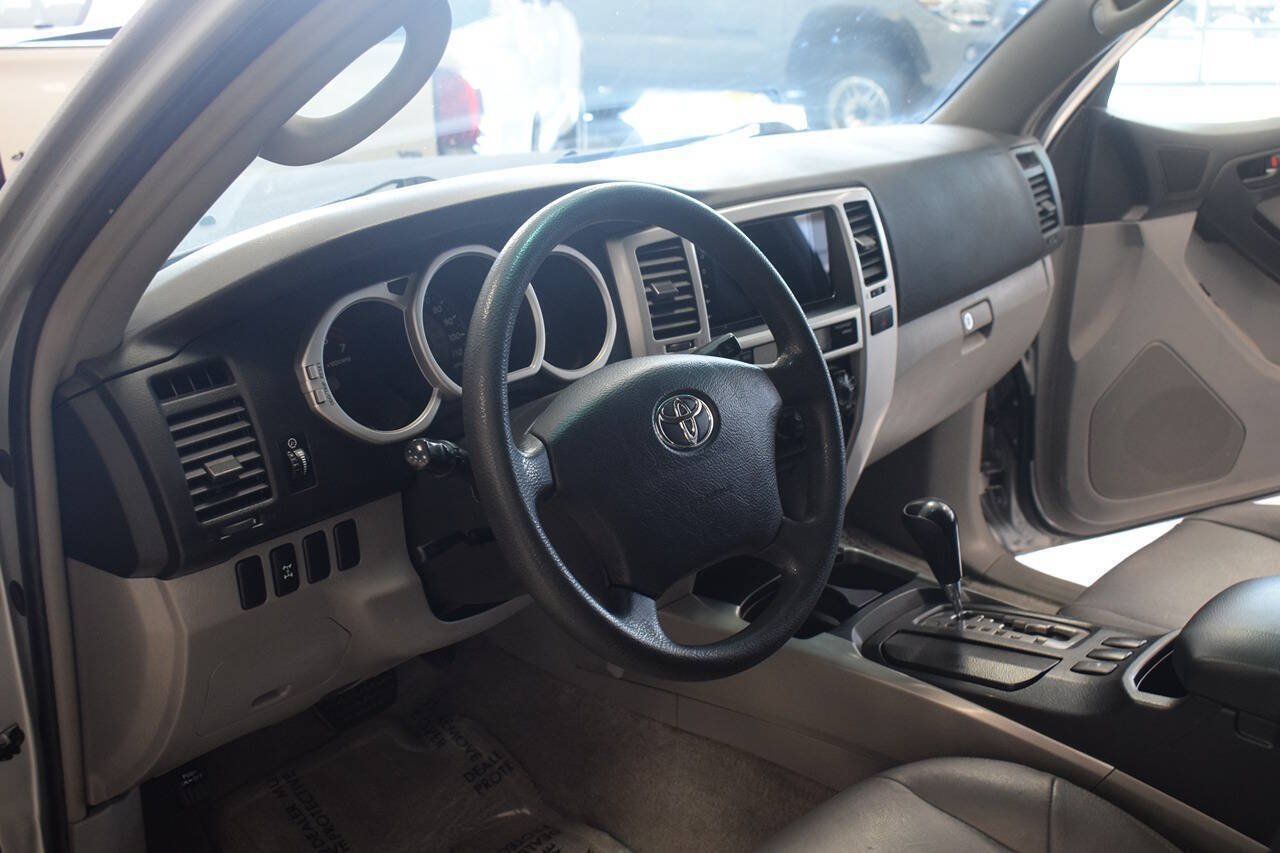 Used 2005 Toyota 4Runner Sport AWD/4WD image 15