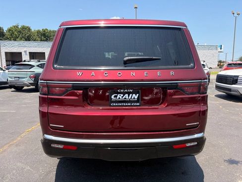 Used 2022 Jeep Wagoneer Series III w/ Premium Group I AWD/4WD image 6