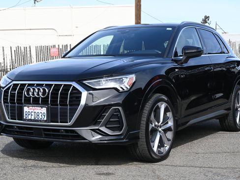 Used 2020 Audi Q3 2.0T Premium Plus w/ Premium Plus Package AWD/4WD image 1