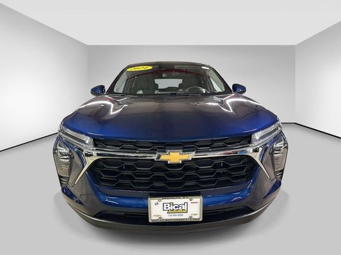 Used 2024 Chevrolet Trax LS w/ LS Convenience Package FWD image 8