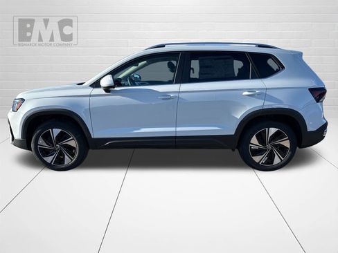 New 2026 Volkswagen Taos SE AWD/4WD image 9