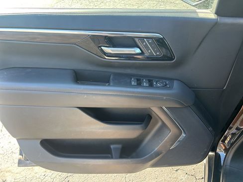 Used 2025 Chevrolet Tahoe Z71 image 13