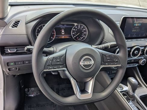 Used 2025 Nissan Sentra SV FWD image 22