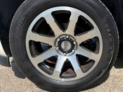 Used 2013 Chevrolet Suburban LTZ RWD image 24