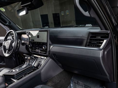 Used 2025 Lexus GX 550 image 18