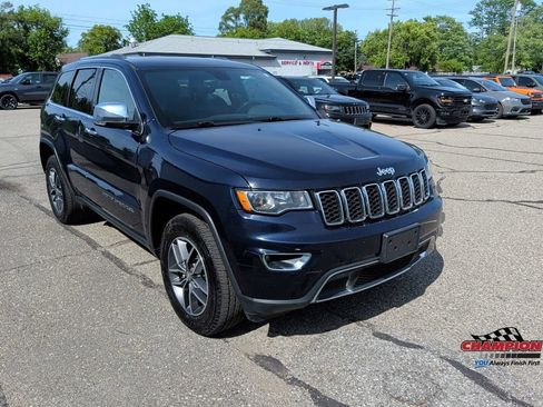 Used 2018 Jeep Grand Cherokee Limited AWD/4WD image 7