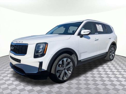 Used 2022 Kia Telluride EX w/ EX Premium Package FWD image 6