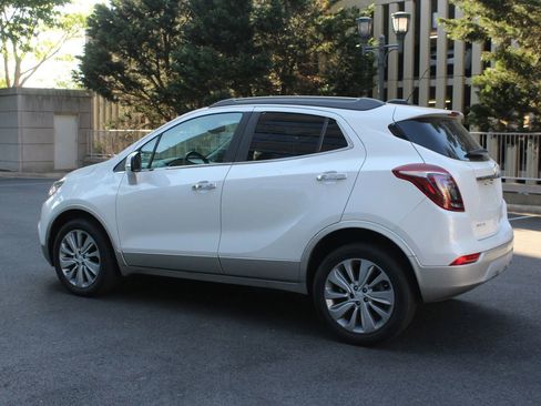 Used 2018 Buick Encore Essence image 9