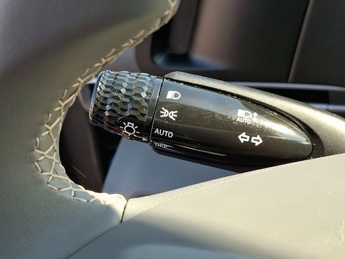 Certified 2025 Hyundai Elantra Sport image 26