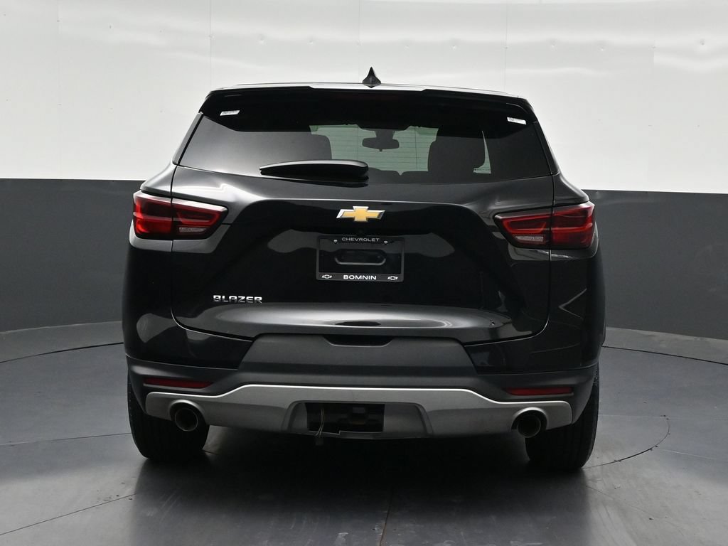 Used 2023 Chevrolet Blazer LT FWD image 4