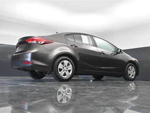 Used 2018 Kia Forte LX FWD image 30
