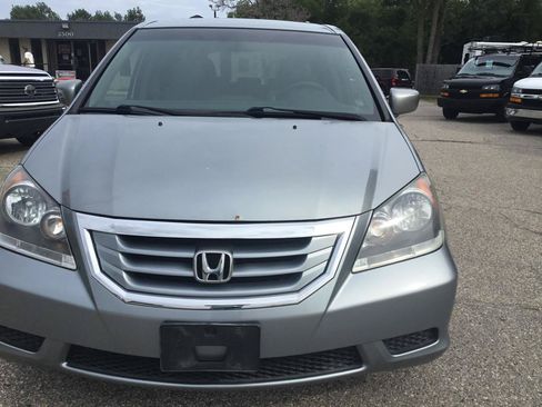 Used 2010 Honda Odyssey EX image 3
