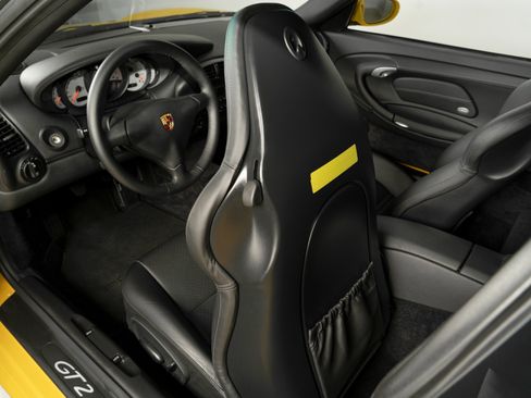 Used 2003 Porsche 911 GT2 RWD image 20