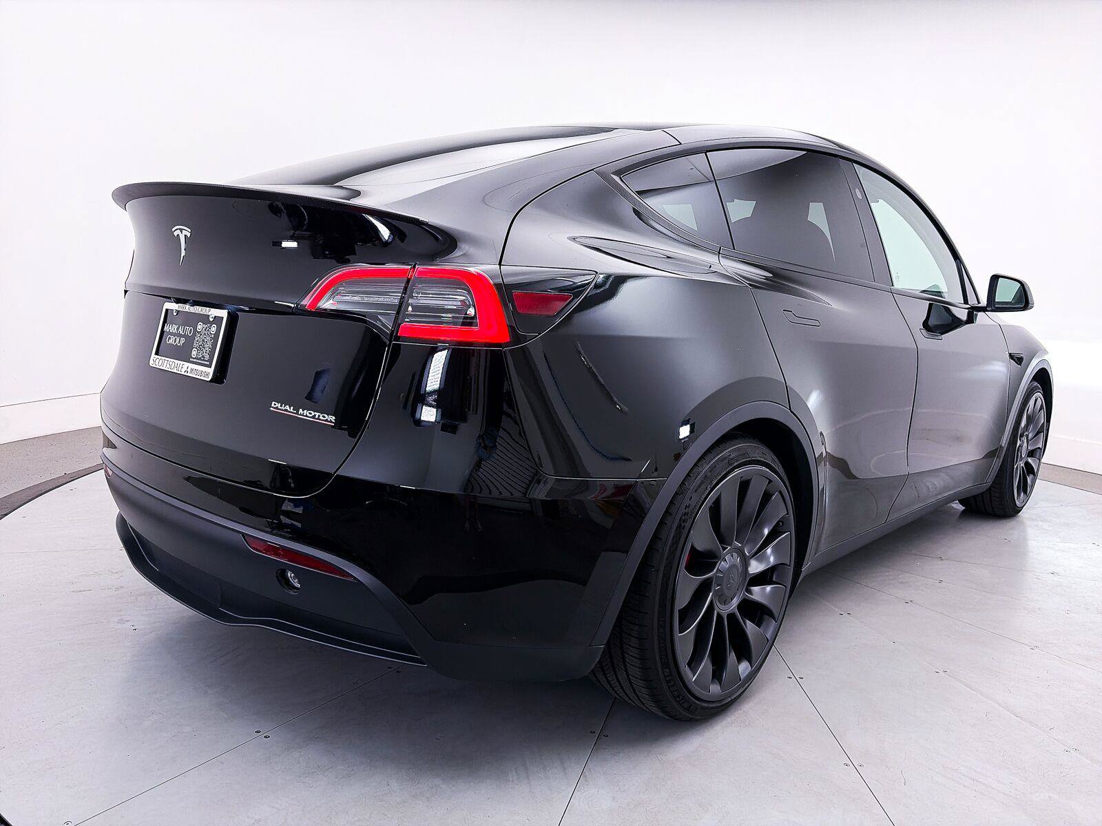 Used 2023 Tesla Model Y Performance AWD/4WD image 16