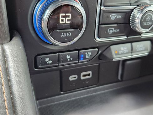 Used 2024 GMC Yukon AT4 w/ Technology Package AWD/4WD image 21