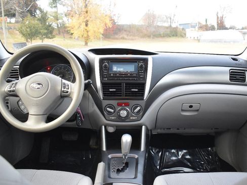 Used 2012 Subaru Forester 2.5X Premium w/ All-Weather Pkg image 18