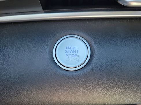 Used 2023 Hyundai Elantra SEL image 23